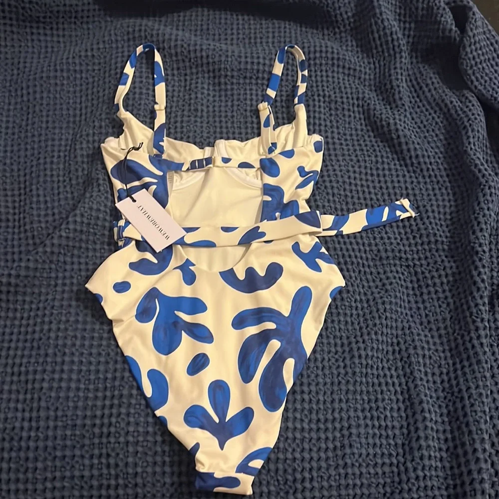 DANIELLE ONE PIECE ❤️ - Picture 4 of 5